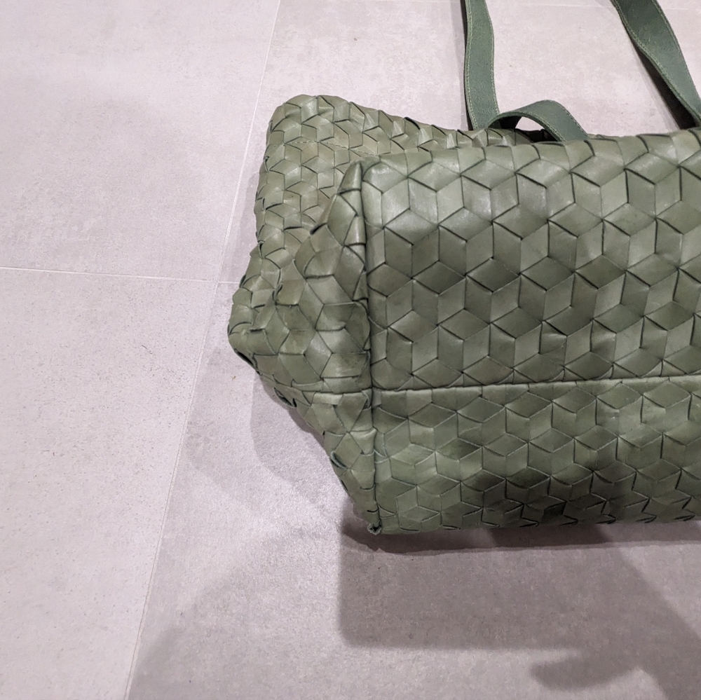 Madewell Medium Woven Leather Tote Rare In Color SWEET BASIL - Picture 9 of 11